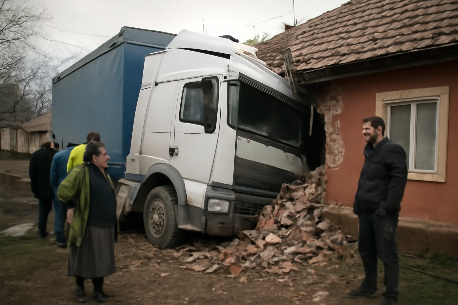 Casă avariată de un camion în satul Onișcani, județul Bacău